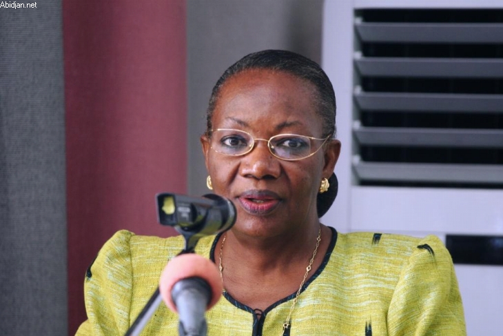 Dons aux chefs traditionnels et aux coopératives de femmes : Henriette Diabaté soulage des populations